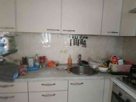 Большая  трехкомнатная квартира.  Юго-Западный массив. Одеса