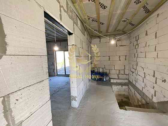 Продаж Будинок 6-кімнатний 