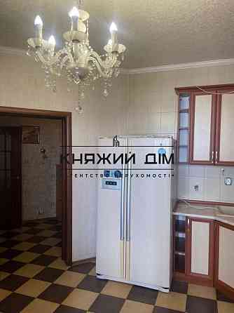 Продаж Квартира 4-кімнатна, 6/25 поверх на Драгоманова ул. Киев