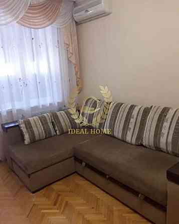 Продаж Квартира 3-кімнатна на Ревуцкого ул., 4 Киев