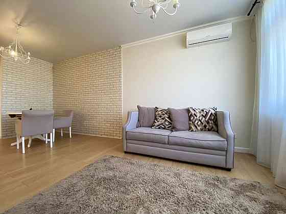 Продаж Квартира 2-кімнатна, 16/16 поверх на Берестейський вул., д. 71-А Киев