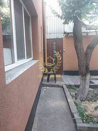 Продаж Будинок 8-кімнатний Kiev