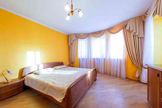 Оренда Квартира 3-кімнатна, 10/15 поверх на вул. Олександра Кошиця, 7 Київ