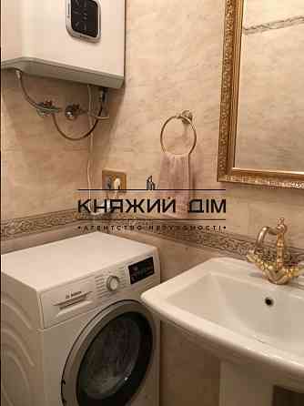 Продаж 3к Квартира 120 кв.м Пчелки Елены ул. Київ