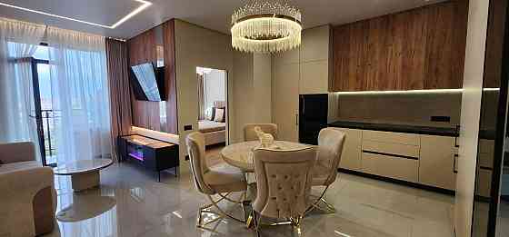 Акрополь . Двухкомнатная квартира с ремонтом. Одеса