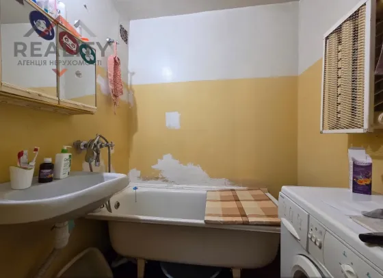 I will rent a two-room apartment in the area of I. Mazepy Avenue Dnipro