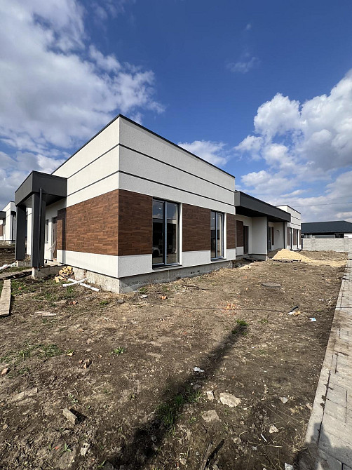 Продаж Будинок 2-кімнатний Рівне - фото 1