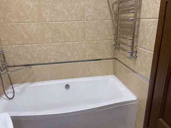 Оренда Квартира 3-кімнатна, 17/25 поверх на ул. Ивана Крамского, 9 Kiev