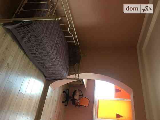 Оренда Квартира 2-кімнатна, 20/25 поверх на ул. Здолбуновская, 13 Киев