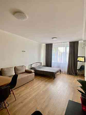 Продаж Квартира 1-кімнатна, 1/6 поверх на Дмитра Луценка вул., д. 10 Kiev