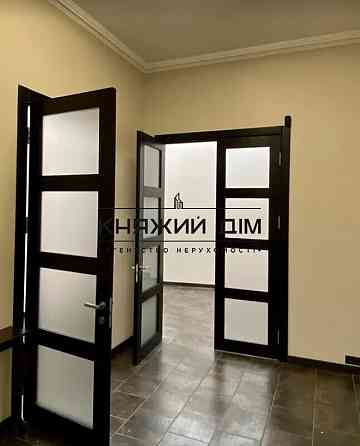 Продаж роздільної 2-х к. квартири на Подолі м. Контракова Площа. №21146493 Kiev