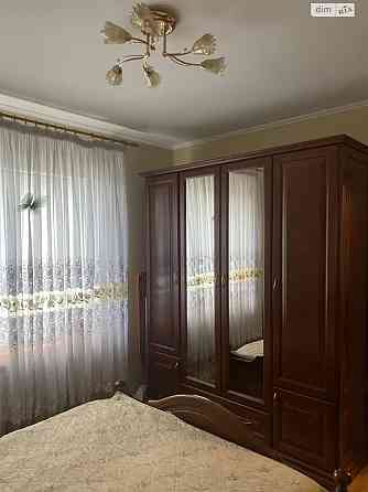 Продаж Квартира 3-кімнатна, 7/9 поверх на Прирічна вул., д. 19 Київ