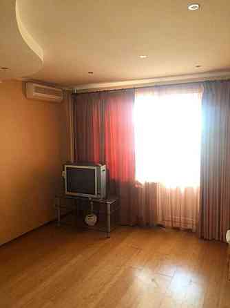 Оренда Квартира 1-кімнатна, 8/16 поверх на Здолбунівська, 5а Київ