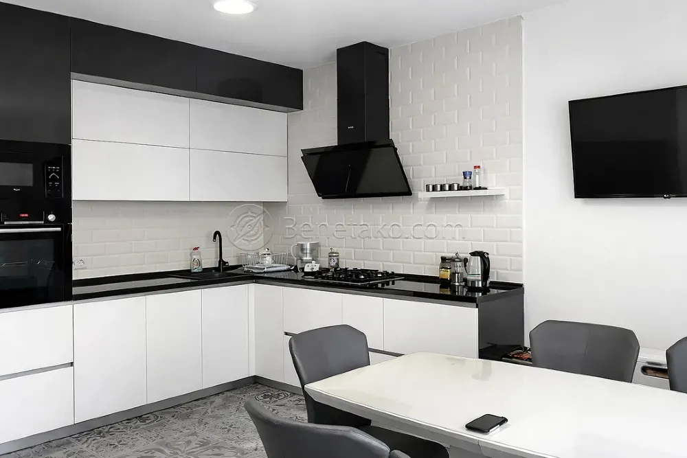 Оренда 1-поверховий Будинок з ділянкою 4 сот 100 кв.м 3 кімн. на Фонтан, ул. Костанди Одеса - фото 1