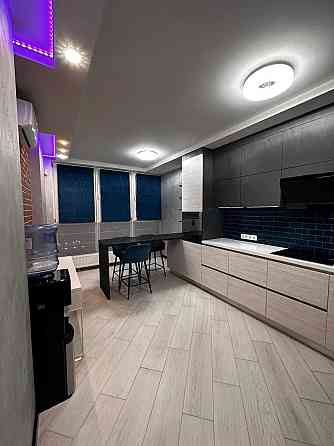 Продаж Квартира 2-кімнатна, 21/25 поверх на Драгоманова вул., д. 2Б Киев