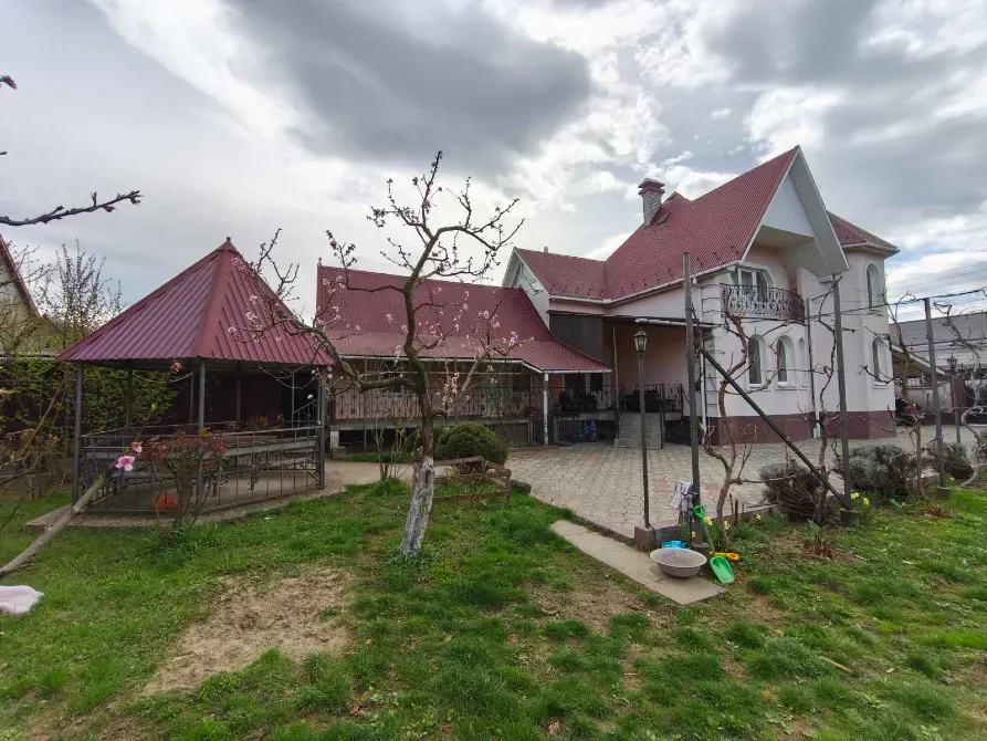 Продажа 2-этажный Дом с участком 8 сот 188 кв.м 5 комн. на Олександра Блистіва Ужгород - изображение 1