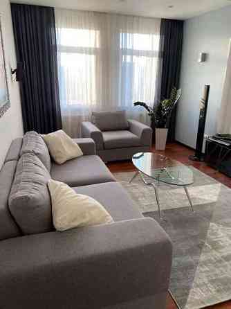 Оренда Квартира 3-кімнатна, 10/25 поверх на ул. Александра Мишуги Київ