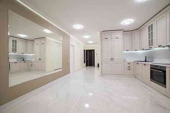 Продаж Квартира 2-кімнатна, 8/25 поверх на Ділова вул., д. 2Б Київ