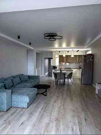 Трехкомнатная квартира в новом кирпичном доме на Черемушках Одеса