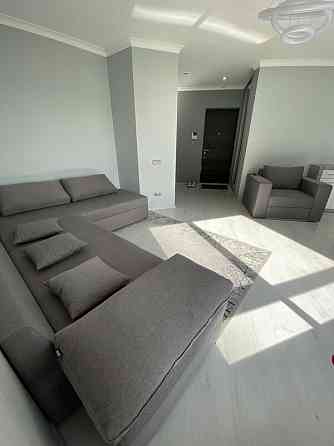 Оренда Квартира 1-кімнатна, 20/24 поверх на Зарічна, 1б Київ