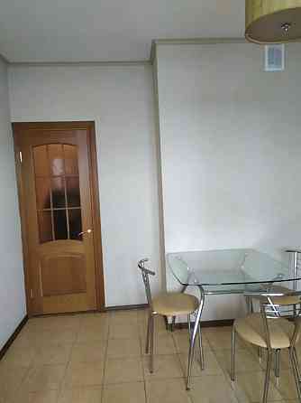 Оренда Квартира 1-кімнатна, 21/25 поверх на вул.Воскресенська, 12-а Kiev