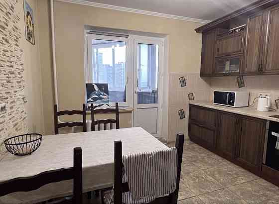 Продаж Квартира 3-кімнатна, 14/14 поверх на Радунська вул., д. 11а Kiev