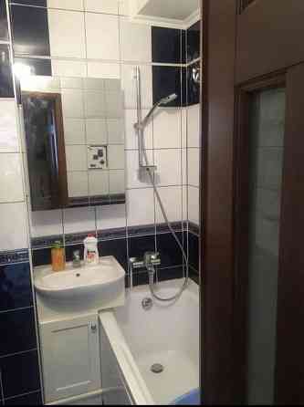 Оренда Квартира 3-кімнатна, 2/5 поверх на Братиславская ул., 12 Киев