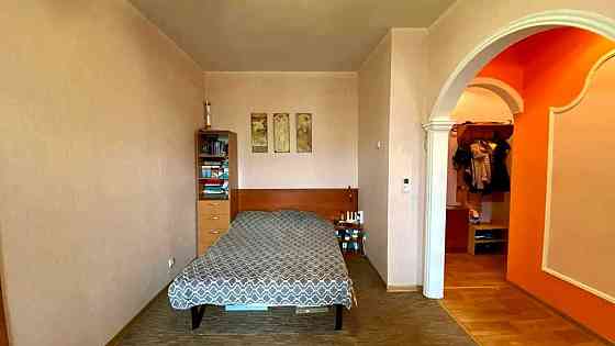 Продаж Квартира 2-кімнатна, 2/5 поверх на Берестейський вул., д. 3 Киев