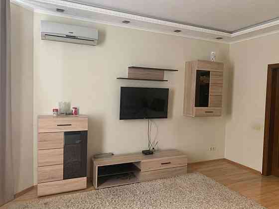 Оренда Квартира 2-кімнатна, 12/20 поверх на пр. Николая Бажана, 12 Київ