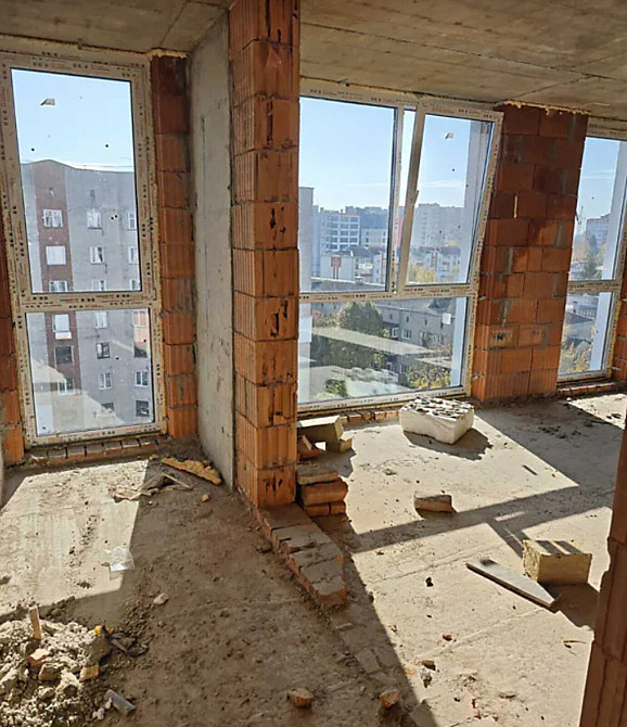 Продаж 2к квартири 95.4 кв. м на вул. Бережанська Ternopil' - photo 1