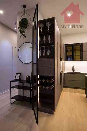 Продаж Квартира 3-кімнатна, 1/3 поверх на Собранецька Ужгород