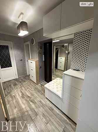 Продаж Квартира 3-кімнатна, 2/9 поверх на Відродження Луцьк