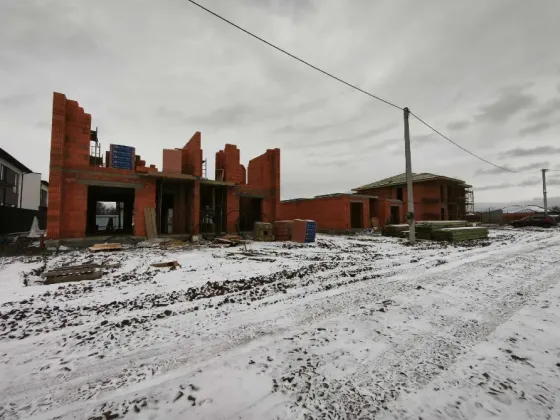 Продаж 2-поверховий Дуплекс з ділянкою 3.5 сот 140 кв.м 4 кімн. на Мінська Ужгород