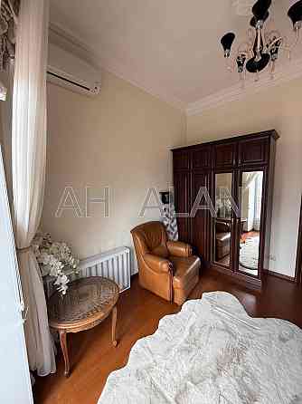 Оренда Будинок 3-кімнатний на Хрещатик вул., 27 Київ