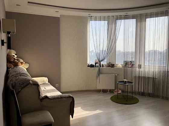 Оренда Квартира 2-кімнатна, 23/25 поверх на ул. Ревуцкого, 7в Kiev