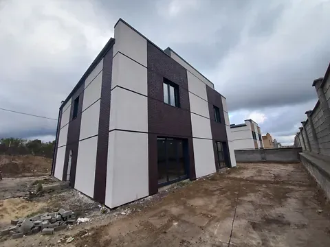 Продаж 2-поверховий   120 кв.м 4 кімн. на Кулика і Гудачека (Макарова) вулиця Рівне - фото 1