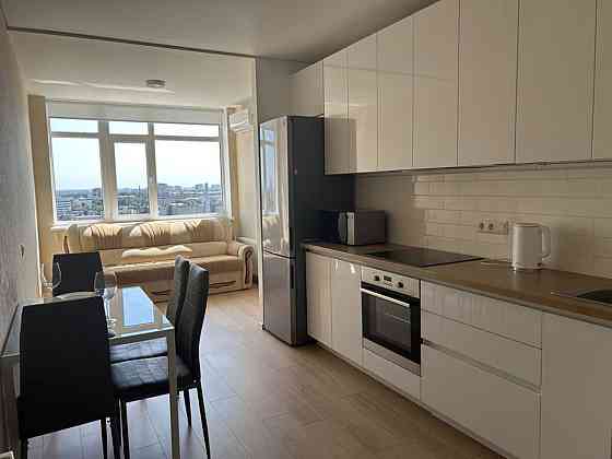 Оренда Квартира 1-кімнатна, 12/24 поверх на Берестейський, 55а Київ