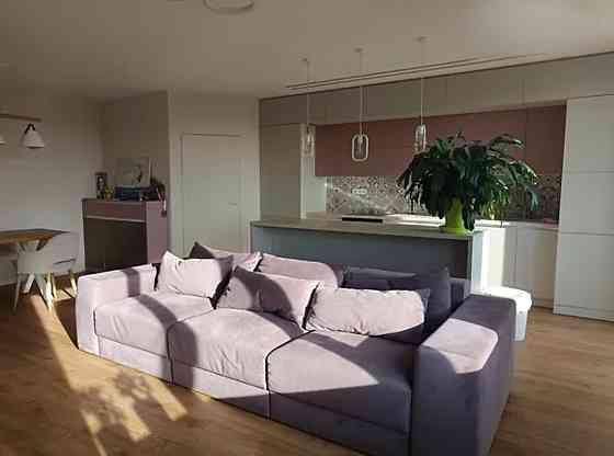 Продаж Квартира 3-кімнатна, 8/9 поверх на Євгенія Рихліка (з КОМІРОЮ) 11а Zhytomyr