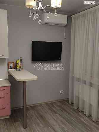 Продаж Квартира 1-кімнатна, 1/8 поверх на вул. Салтовское Харків