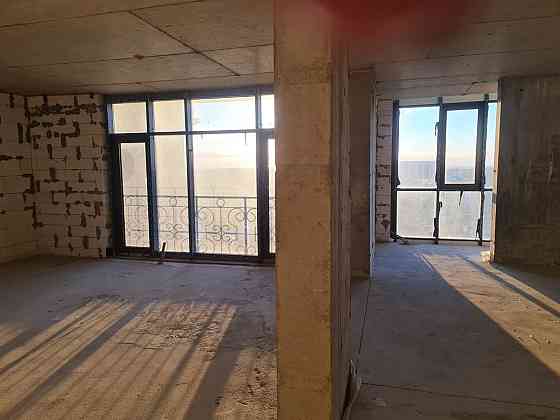 Продам просторную  3 х комнатную квартиру  в ЖК Лимнос на ул.Педагогической с прекрасным видом / Аркадия рядом. Одесса