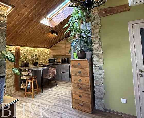 Продаж Квартира 1-кімнатна, 4/4 поверх на Університетська, 12 Ужгород