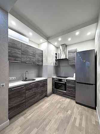 Продаж Квартира 3-кімнатна, 5/23 поверх на Голосіївський вул., д. 60 Київ