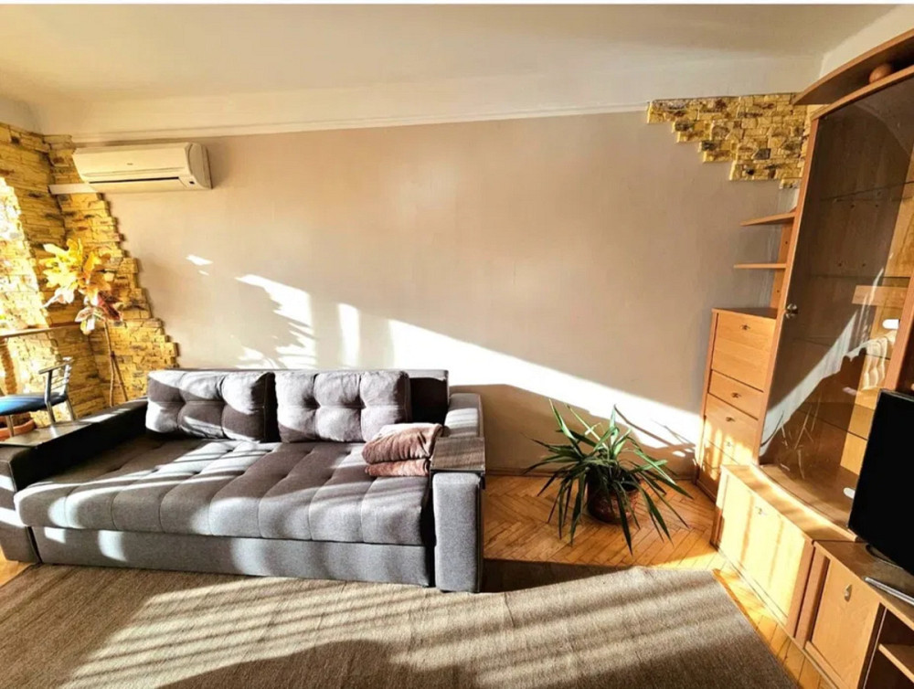 Оренда Квартира 2-кімнатна, 5/9 поверх на Березняковская ул., 8 Київ - фото 1