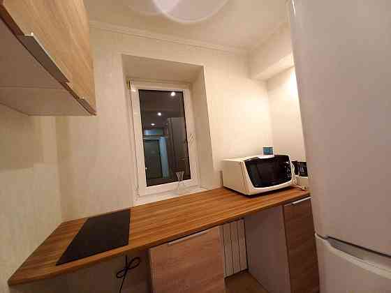 Оренда Квартира 1-кімнатна, 10/18 поверх на Срібнокільська, 20 Киев