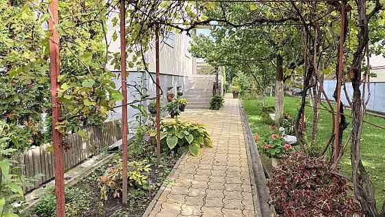 Продаж окремого будинку з ремонтом і ділянкою 11 сотих у с. Біла 