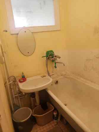 Продаж Квартира 2-кімнатна, 4/5 поверх на Микитенко Івана вул., д. 7в Київ