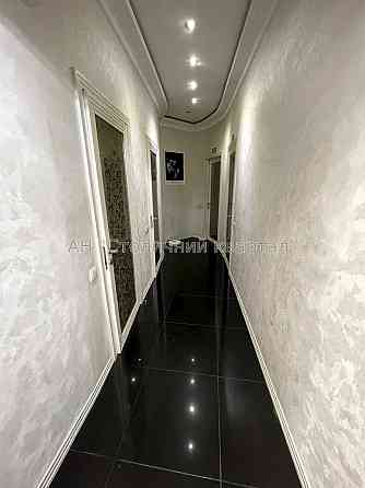 Оренда Будинок на вул. Олени Пчілки Київ