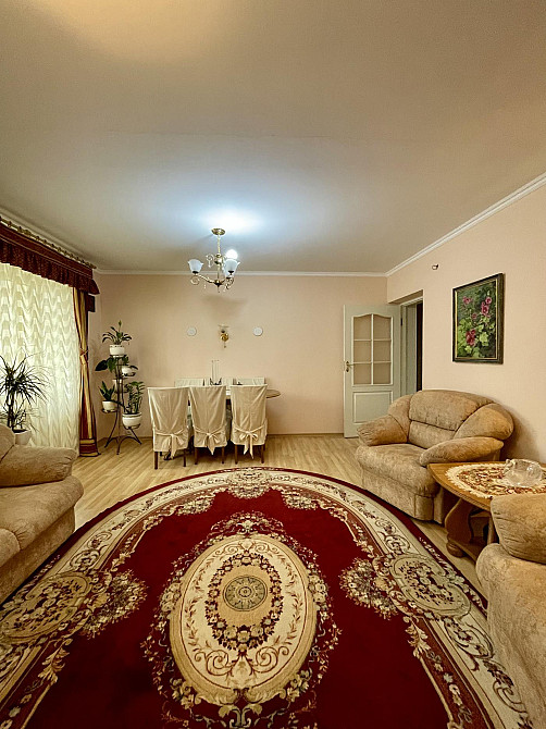 Продаж 3к Квартира 82 кв.м Гайдамацька вул. Рівне - фото 1