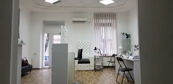 Продаж Магазин / салон / торгова точка площа 60 кв.м 1-й поверх на Садовая Одеса