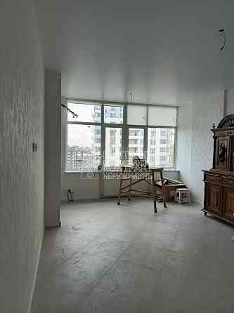 Продаж Квартира 3-кімнатна, 10/17 поверх на вул. Коломенська Харків